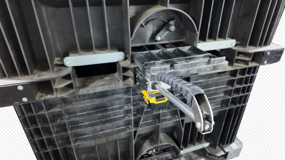 Bullet, dosing valve opener