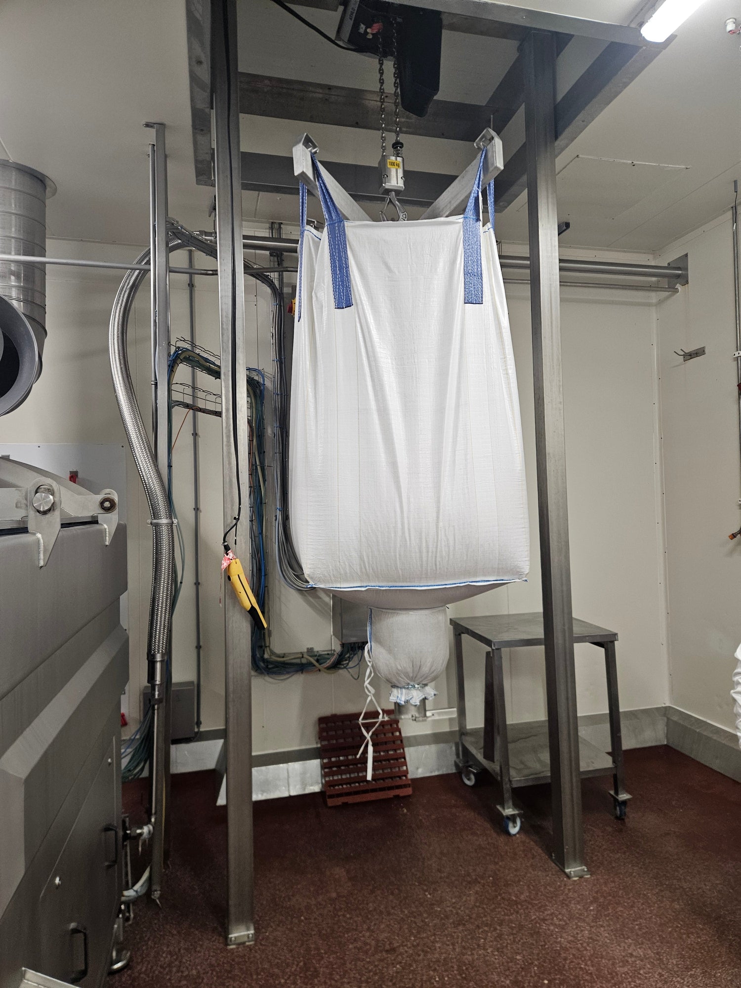 Coner RVS voor gecontroleerd lossen van bigbags met losslurf